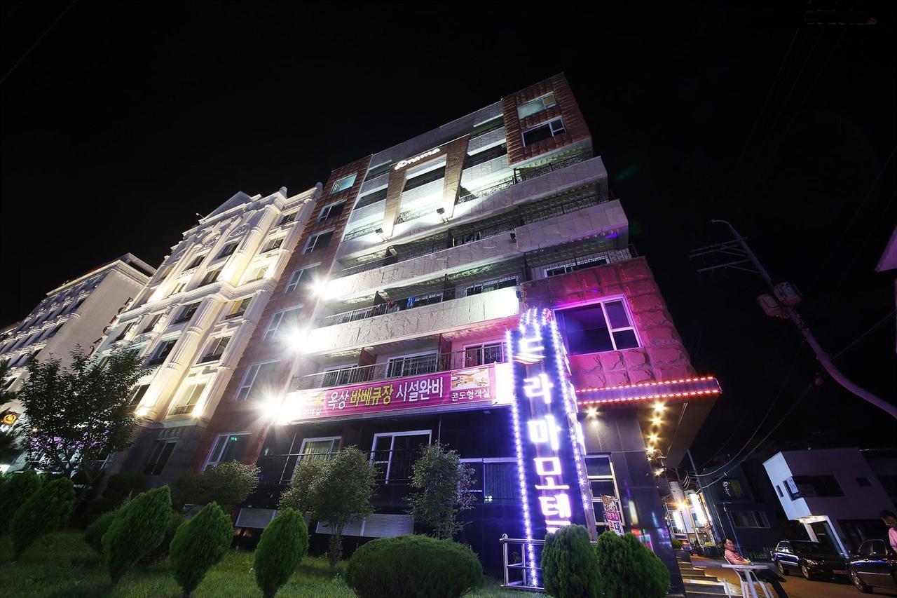 Drama Motel Борьонг Екстериор снимка